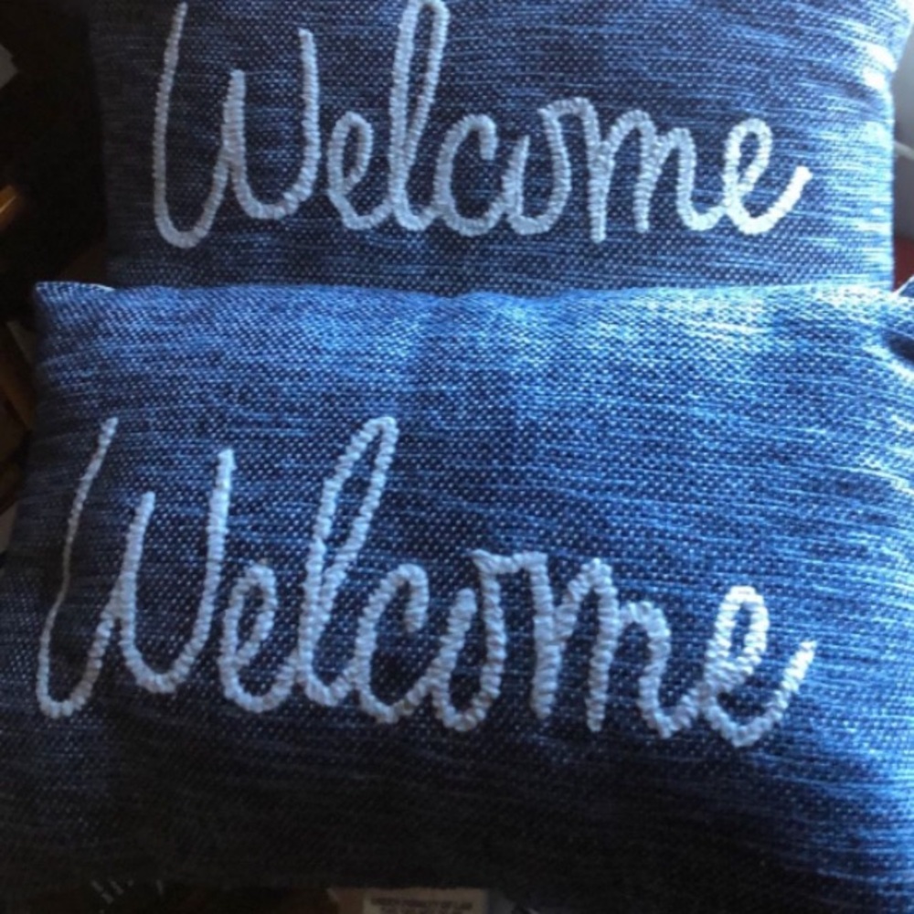Welcome Accent Pillow - Navy Blue with White Script